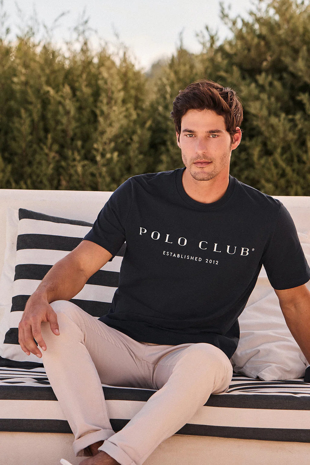 Camiseta básica negra con print icónico Polo Club - Image 6