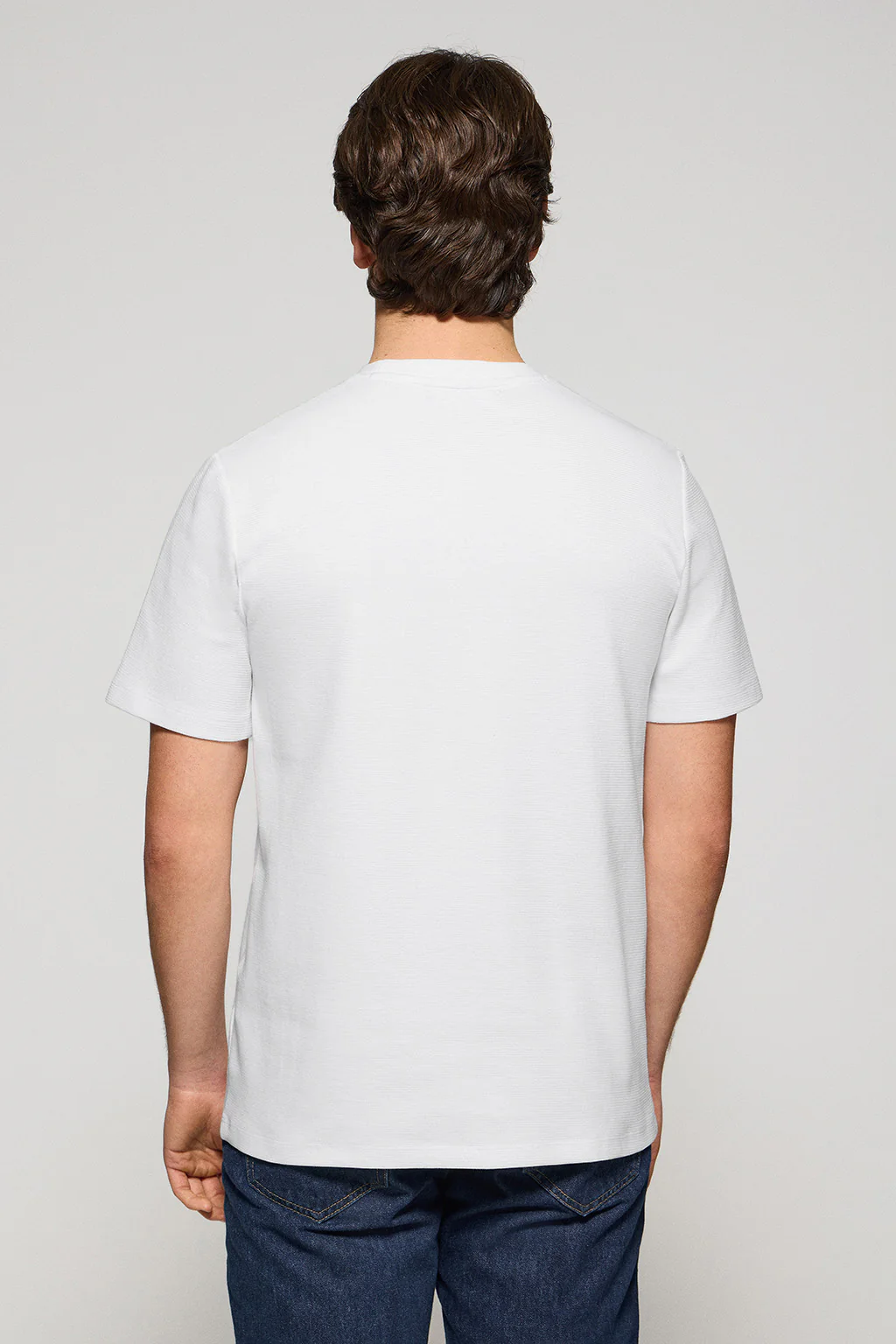 Camiseta blanca microestructura con monograma bordado PC - Image 2