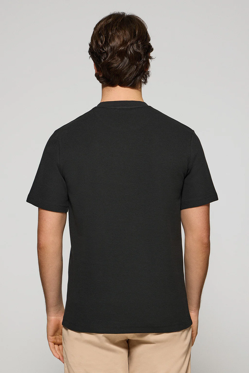 Camiseta negra microestructura con monograma bordado PC - Image 5
