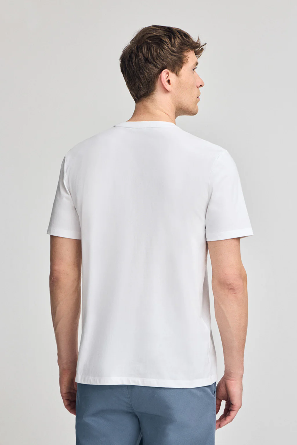 Camiseta blanca básica de cuello redondo y bordado Rigby Best - Image 4