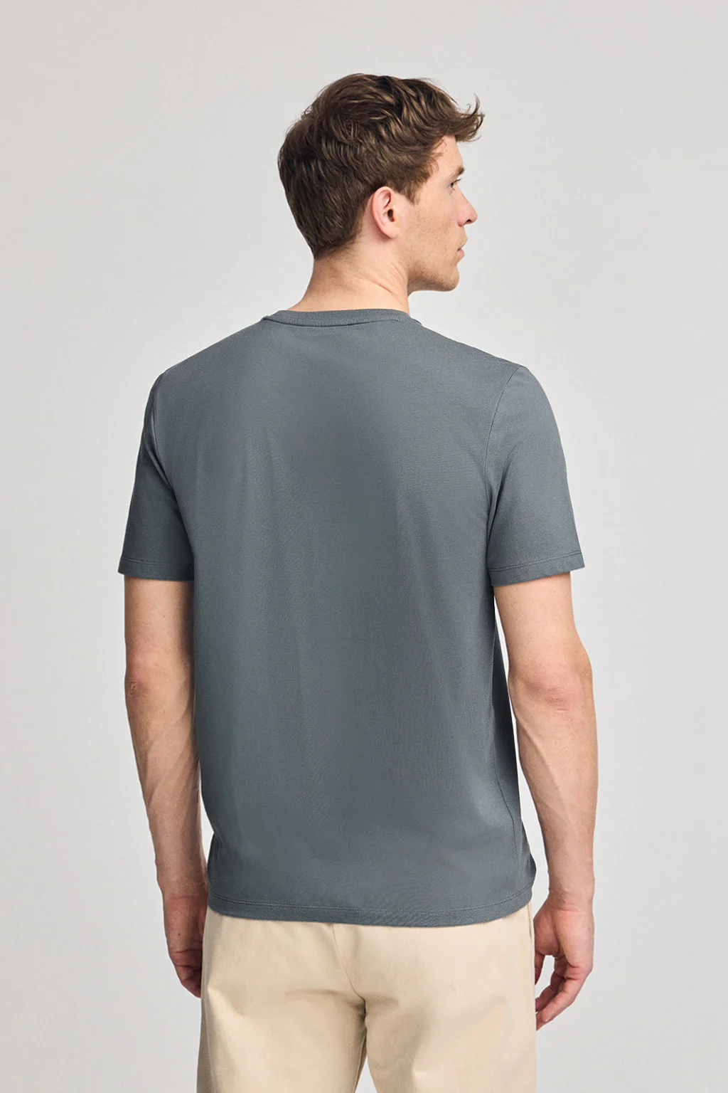 Camiseta gris piedra básica de cuello redondo y bordado Rigby Best - Image 4