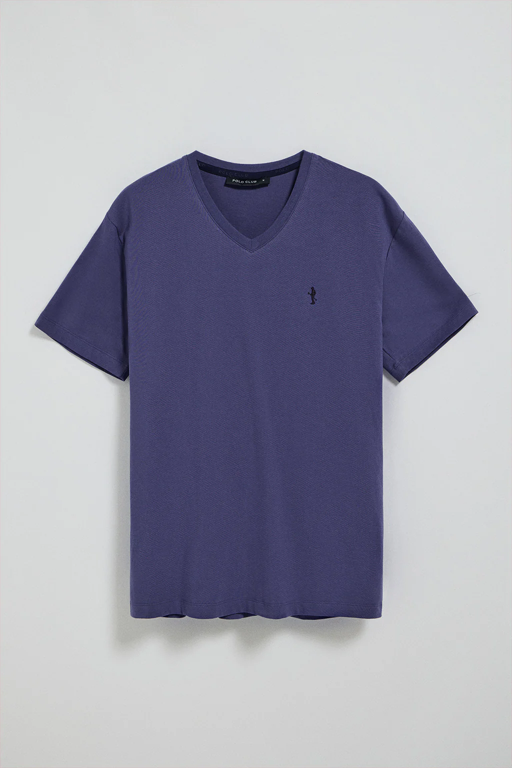 Camiseta violeta azulado de manga corta y cuello de pico con bordado Rigby Best - Image 8