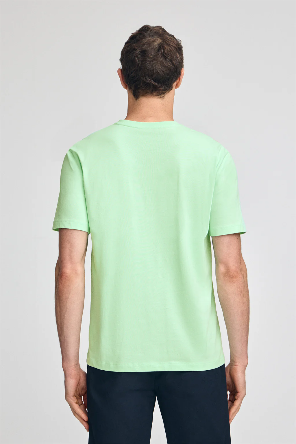 Camiseta color menta de manga corta y cuello de pico con bordado Rigby Best - Image 4
