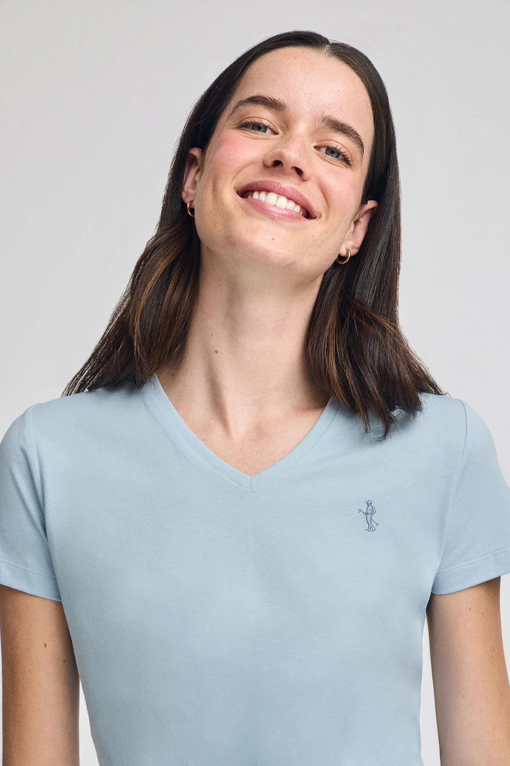 Camiseta azul claro de escote en pico y bordado Rigby Best - Image 3