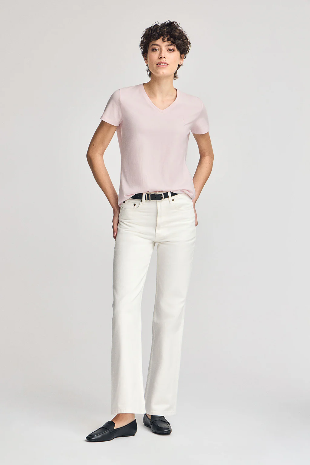Camiseta rosa de escote en pico y bordado Rigby Best - Image 3