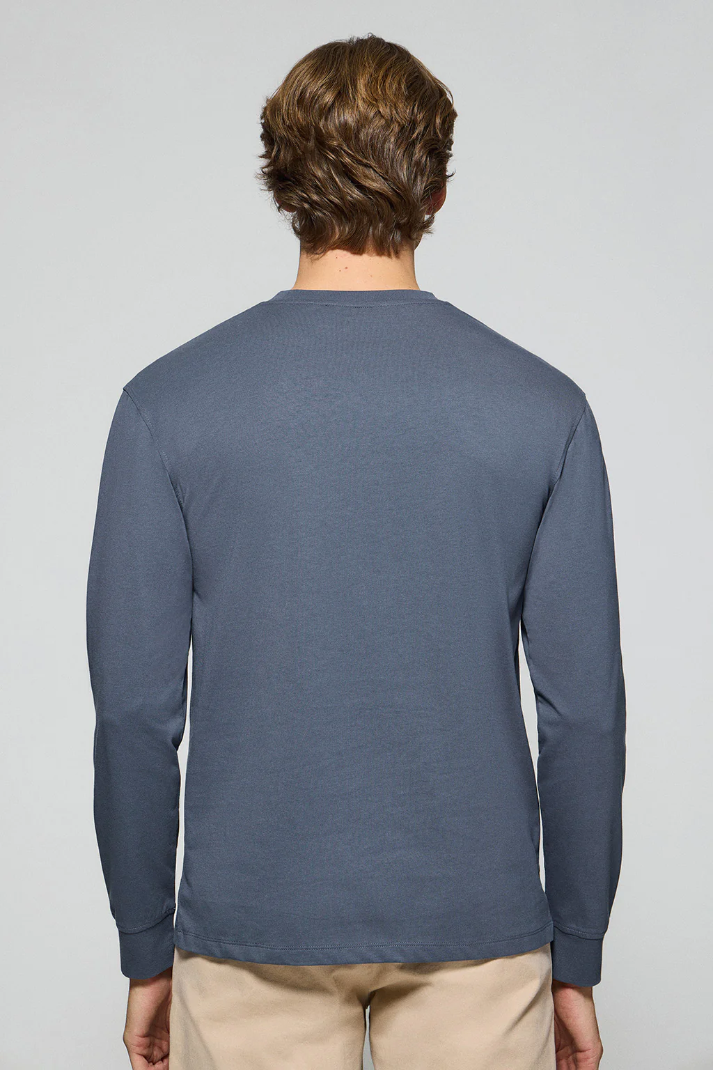 Camiseta de manga larga azul denim con logo bordado Rigby Go - Image 2