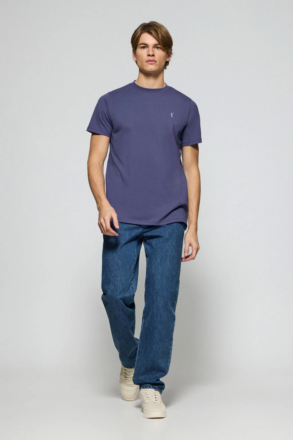 Camiseta azul con cuello redondo y logo bordado Rigby Go - Image 3