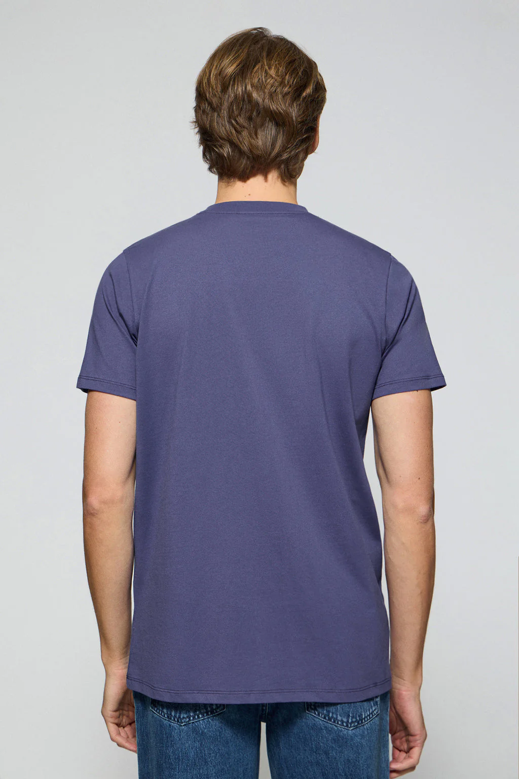 Camiseta azul con cuello redondo y logo bordado Rigby Go - Image 4