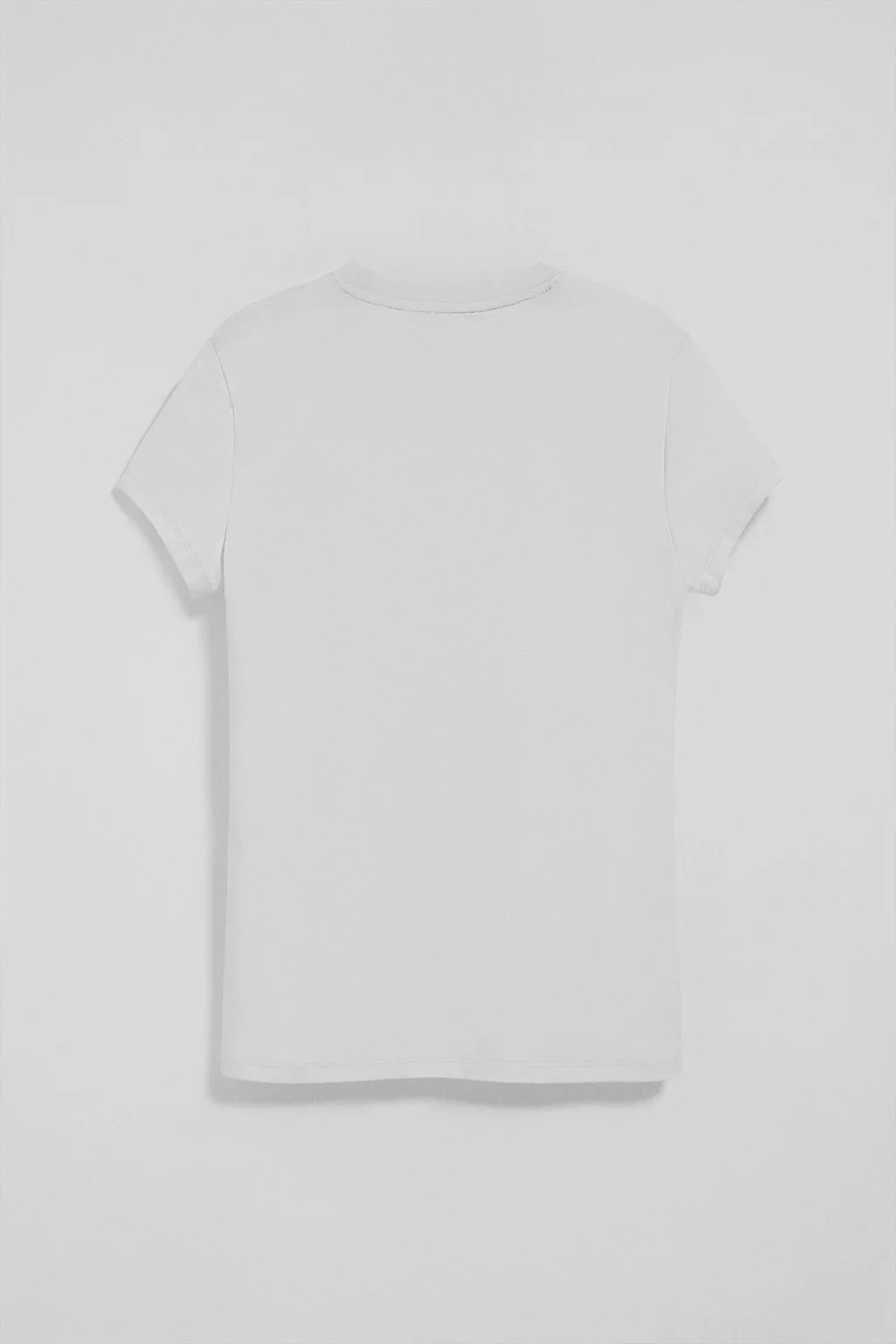Camiseta blanca de manga corta con logo bordado Rigby Go - Image 7