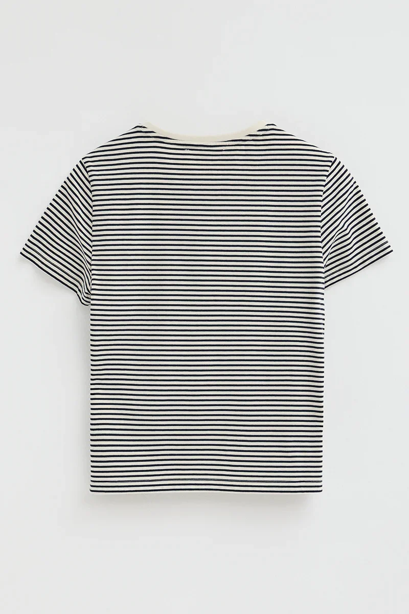 Camiseta a rayas azul marino y color crudo de corte regular con bordado Rigby Go - Image 7