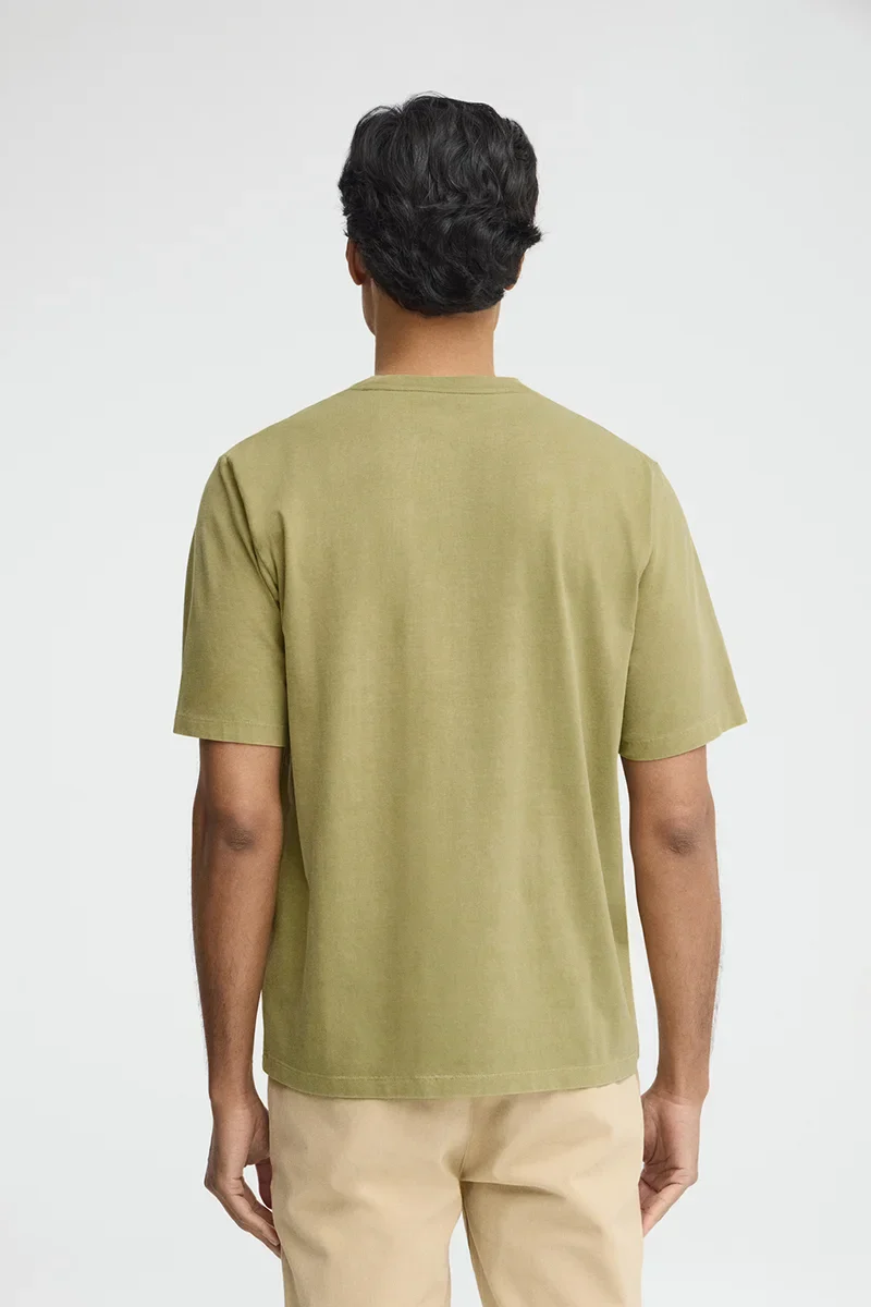 Camiseta verde hoja de corte holgado y cuello redondo con logo Rigby Go - Image 5