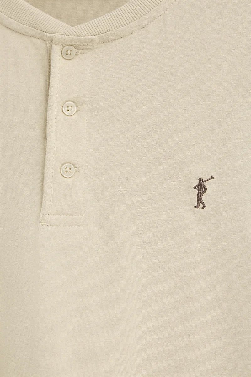 Camiseta beige de cuello panadero con bordado Rigby Go - Image 7