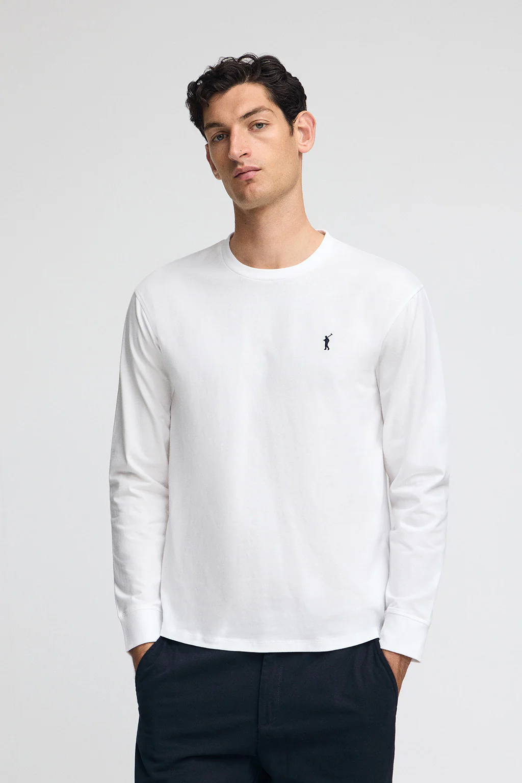 Camiseta blanca de manga larga y logo bordado Rigby Go - Image 2