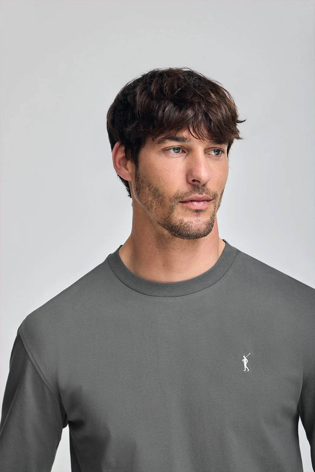 Camiseta gris asfalto de manga larga y bordado Rigby Go - Image 3