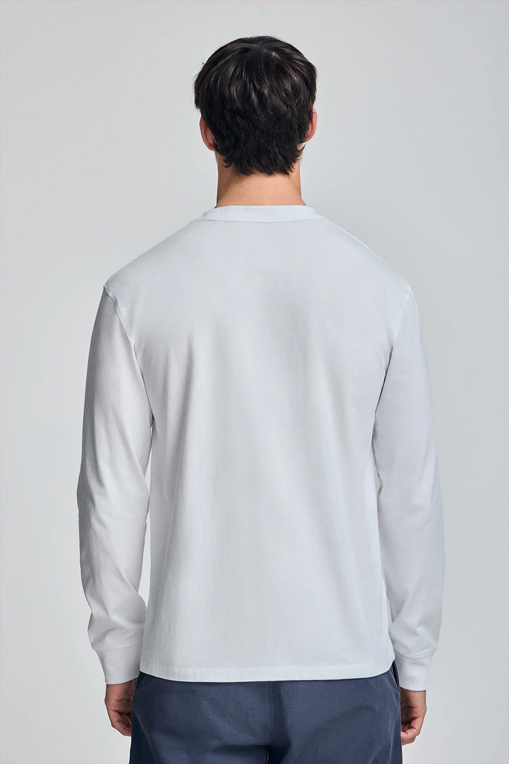 Camiseta blanca de manga larga y bordado Rigby Go - Image 2