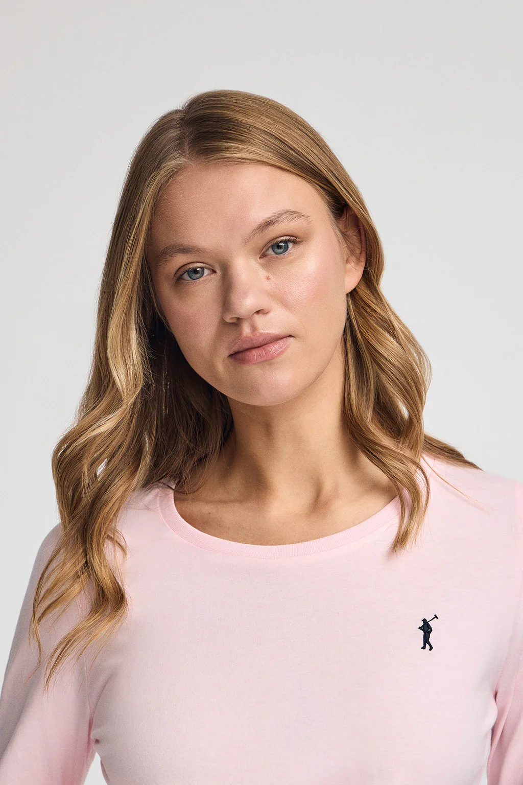 Camiseta rosa de manga larga y cuello redondo con logo bordado Rigby Go - Image 2