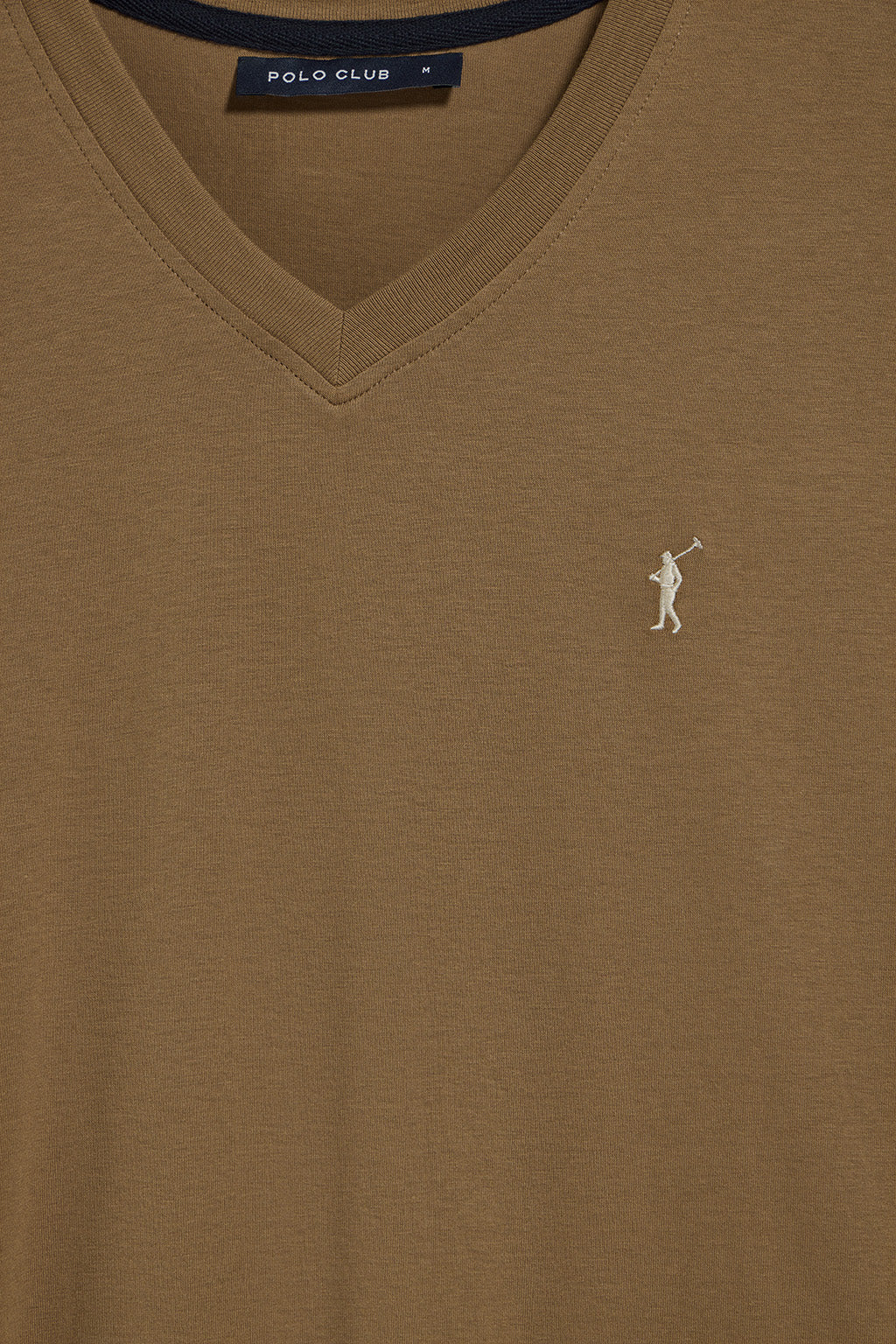 Camiseta marrón con cuello de pico y logo bordado Rigby Go - Image 6