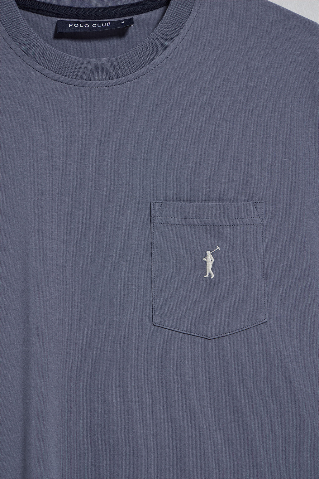Camiseta azul denim de cuello redondo con bolsillo y logo Rigby Go - Image 6