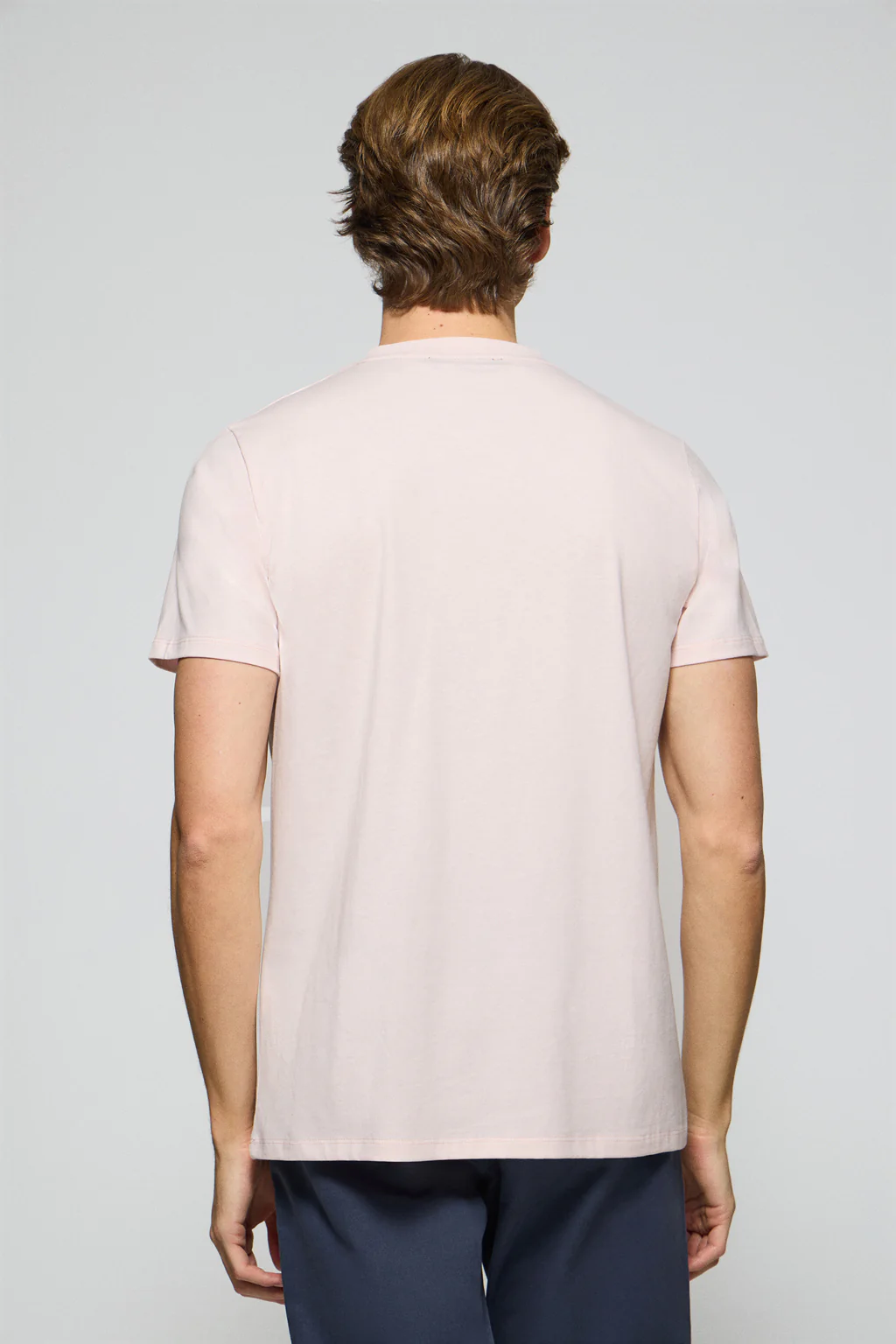 Camiseta rosa claro con cuello redondo y logo bordado Rigby Go - Image 2