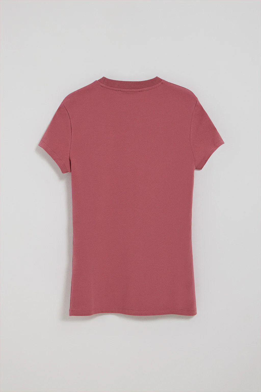 Camiseta color rosa vino de manga corta con logo bordado Rigby Go - Image 9