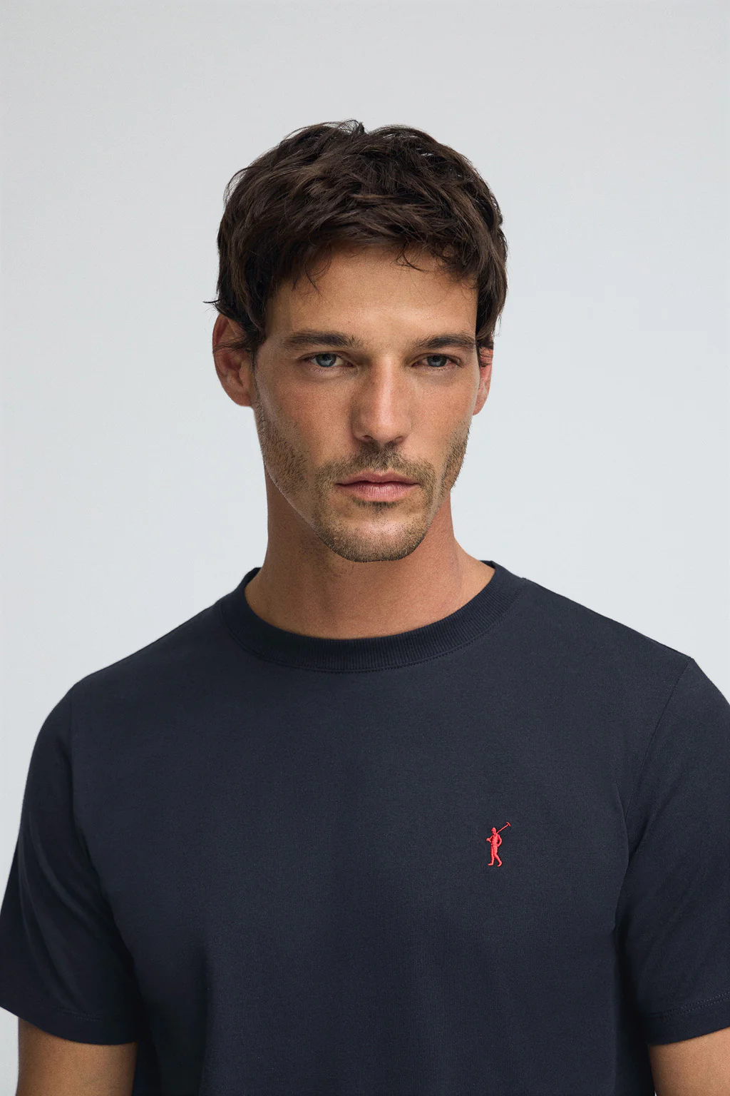 Camiseta azul marino con cuello redondo y bordado Rigby Go - Image 2
