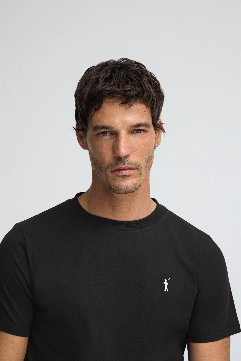 Camiseta negra con cuello redondo y bordado Rigby Go - Image 2