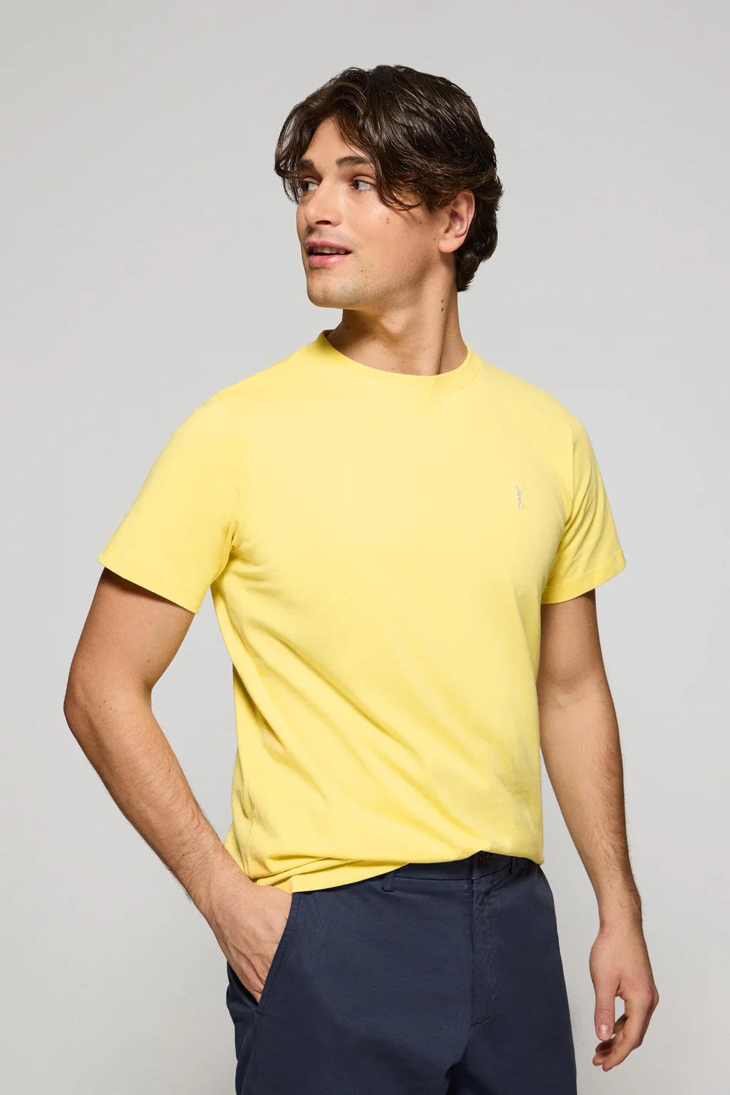 Camiseta amarilla con cuello redondo y bordado Rigby Go