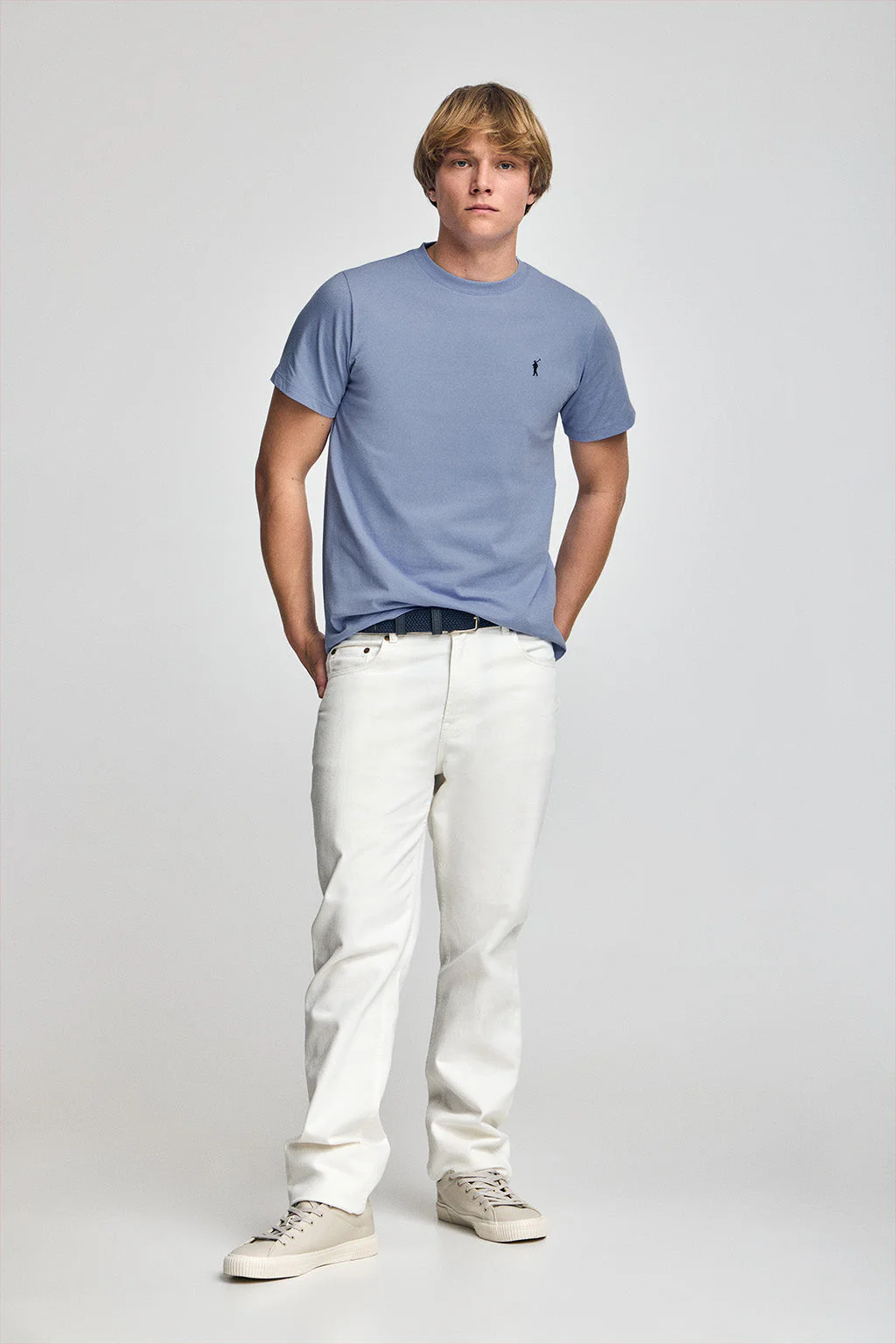 Camiseta azul con cuello redondo y bordado Rigby Go - Image 5
