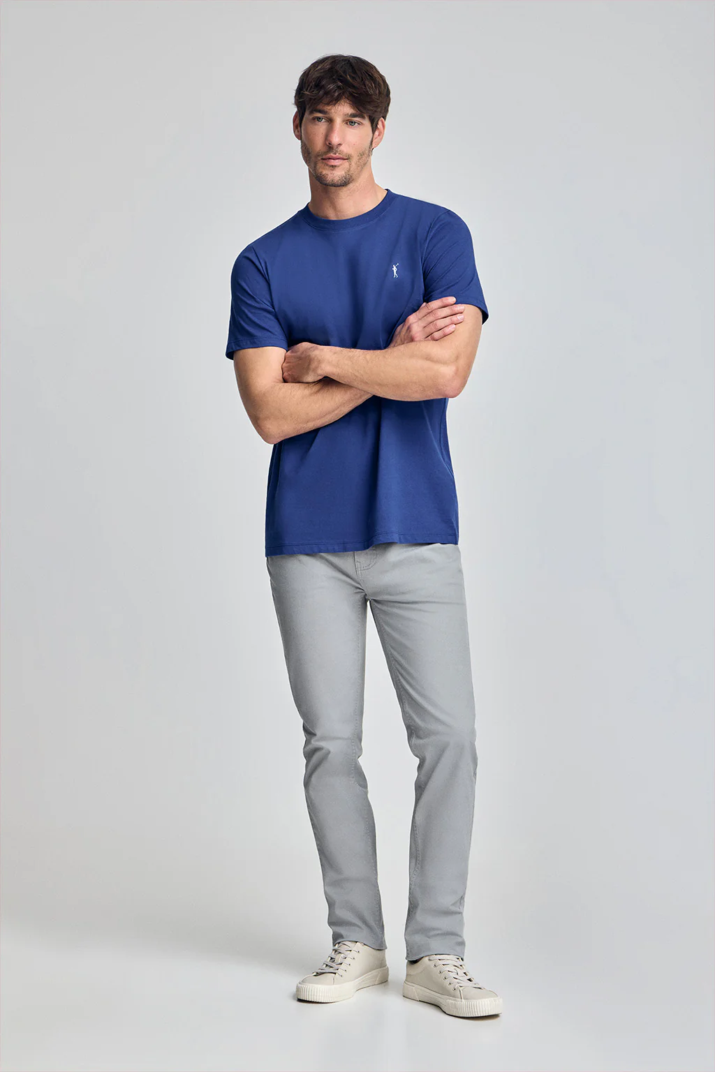 Camiseta azul royal con cuello redondo y bordado Rigby Go - Image 4