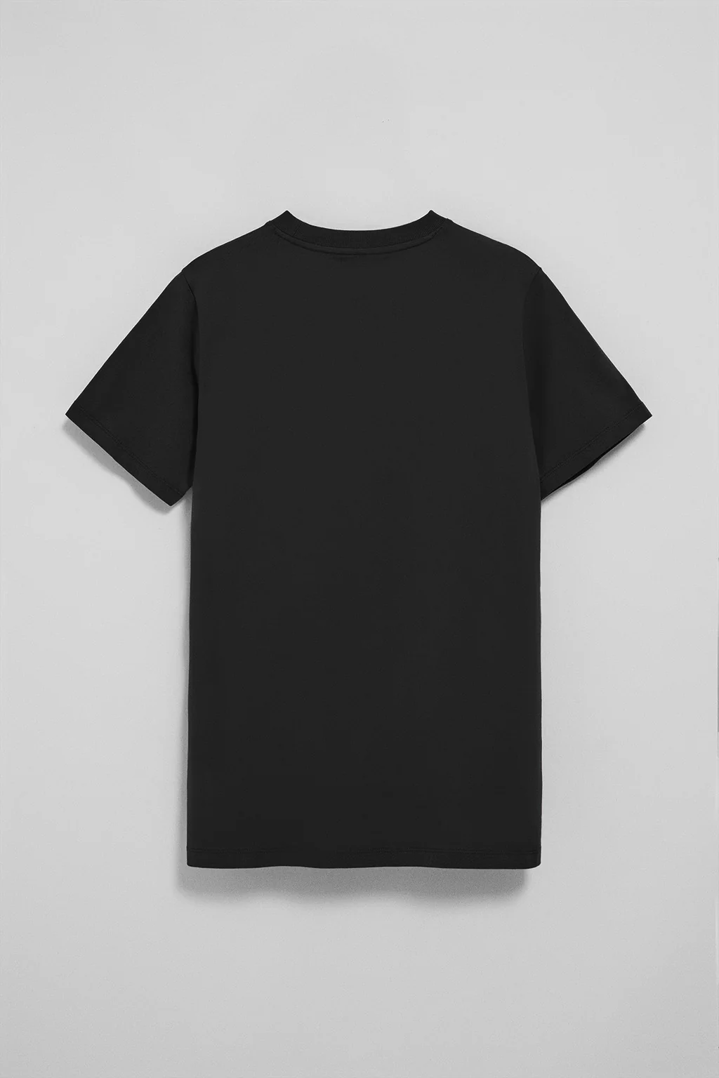 Camiseta negra con cuello redondo y bordado Rigby Go - Image 9