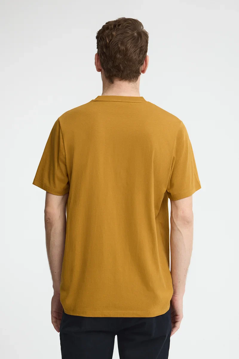 Camiseta color mostaza de manga corta y bordado Rigby Go - Image 4