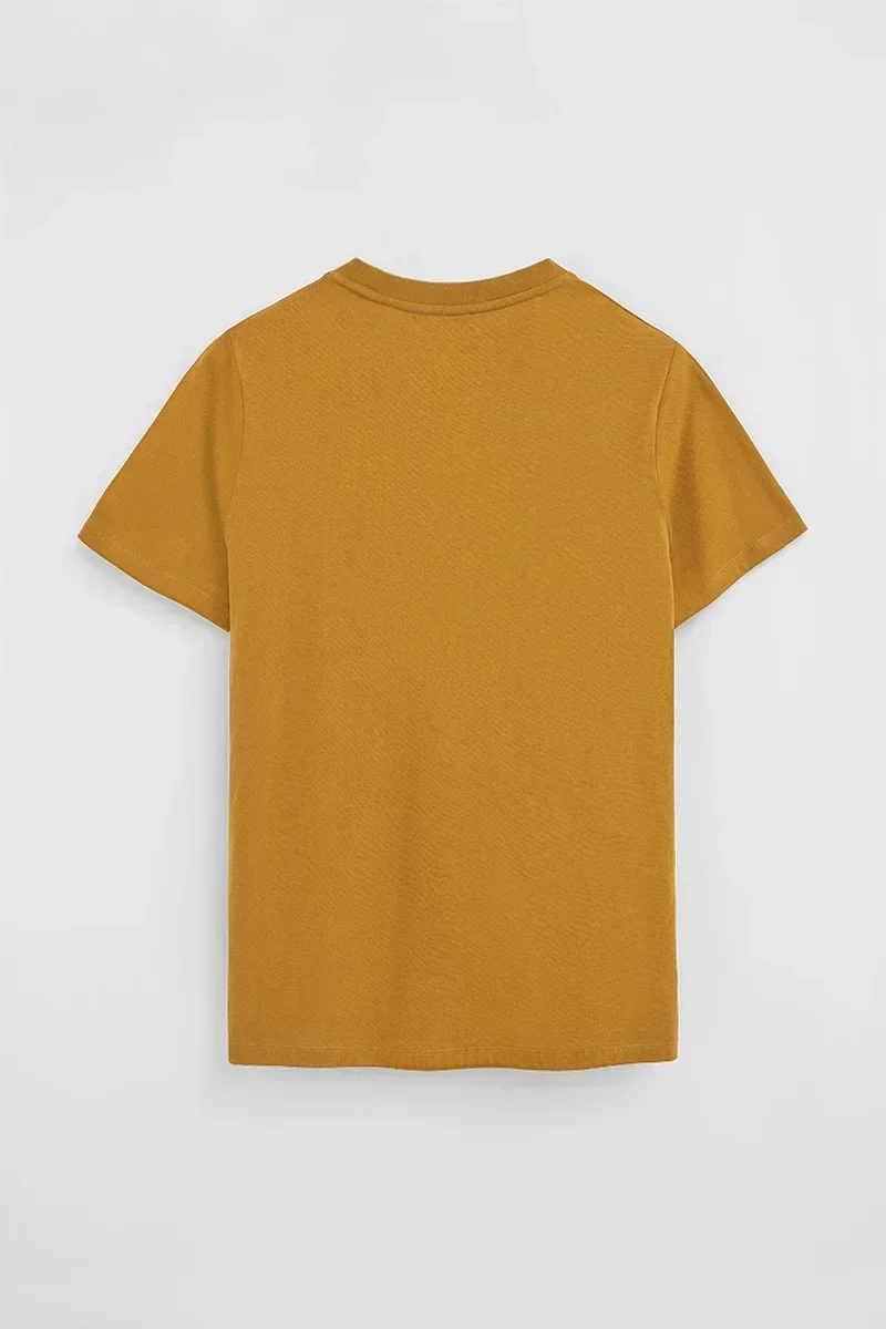 Camiseta color mostaza de manga corta y bordado Rigby Go - Image 7