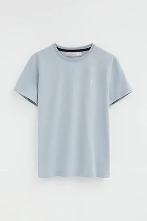 Camiseta azul claro de manga corta y cuello redondo con bordado Rigby Go - Image 9