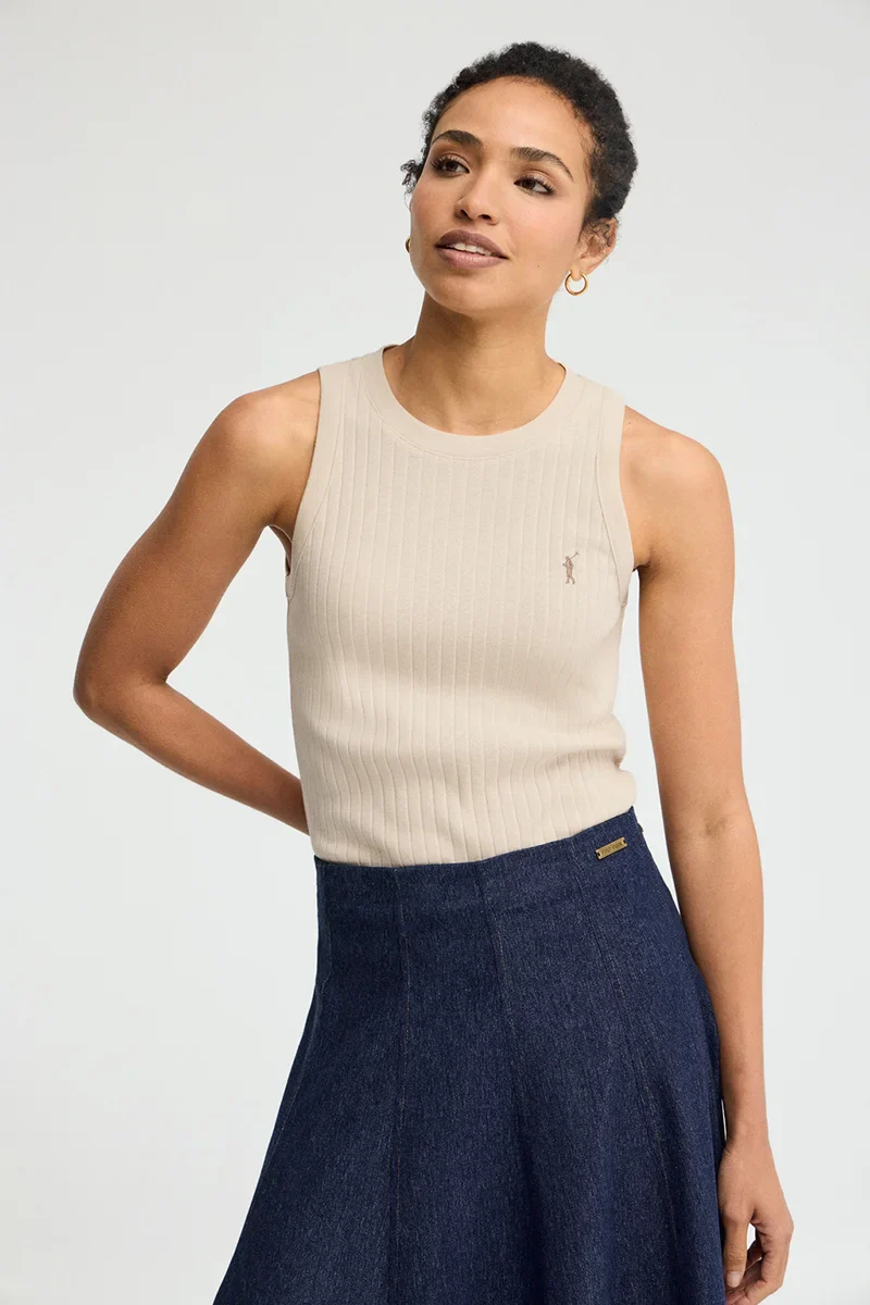Camiseta sin mangas beige de canalé con corte slim y bordado Rigby Go - Image 3
