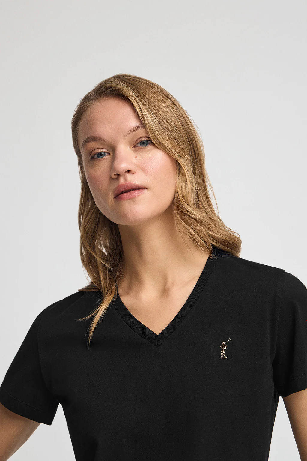 Camiseta negra con cuello de pico y logo Rigby Go Gold - Image 2