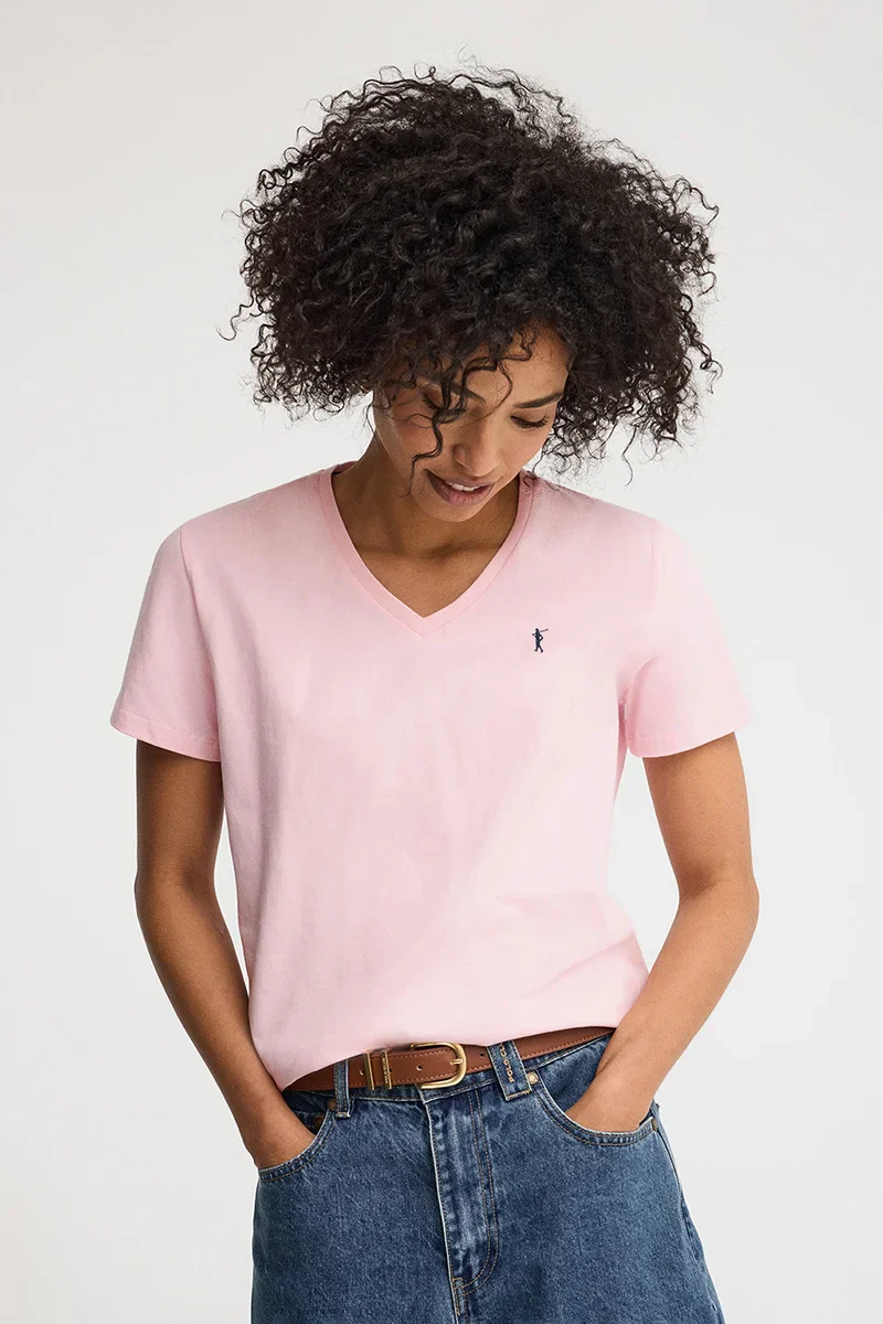 Camiseta rosa de manga corta y cuello pico con bordado Rigby Go - Image 3