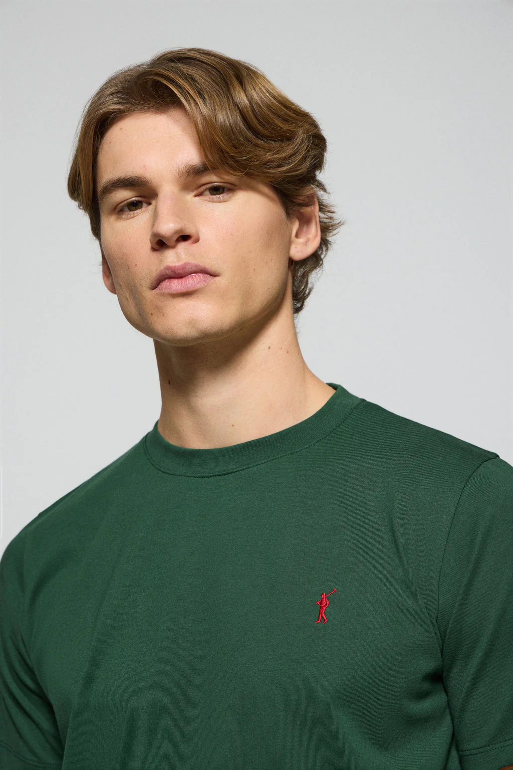 Camiseta verde botella con cuello redondo y logo bordado Rigby Go - Image 2