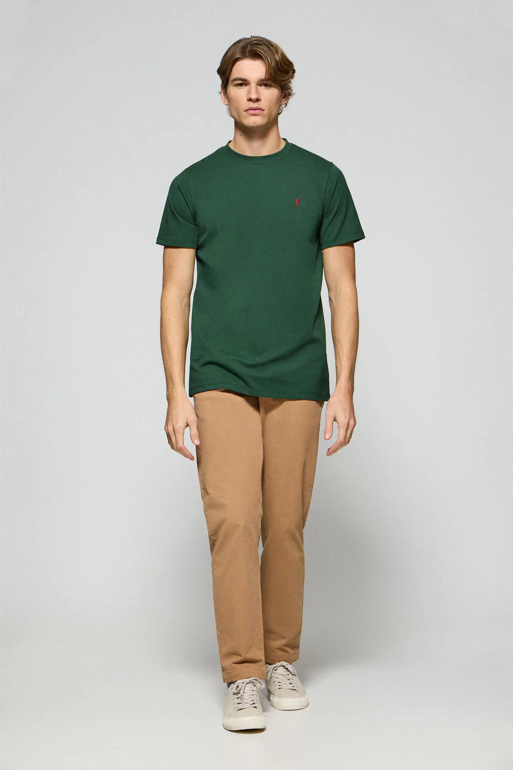 Camiseta verde botella con cuello redondo y logo bordado Rigby Go - Image 3