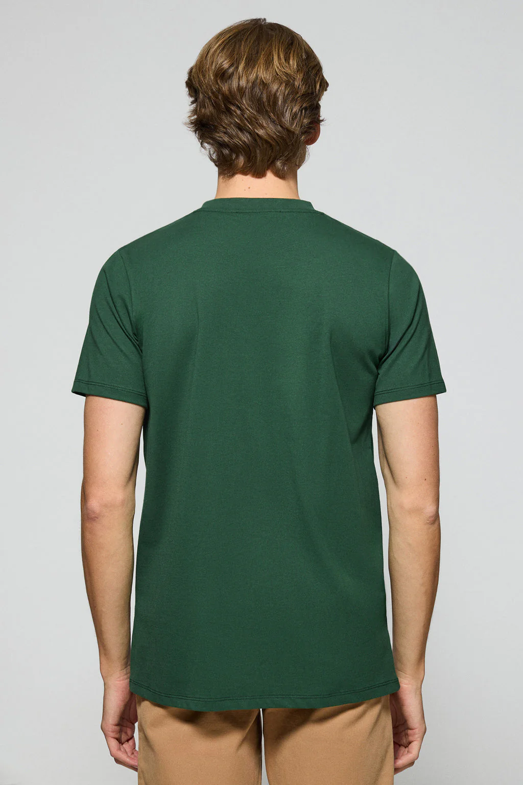Camiseta verde botella con cuello redondo y logo bordado Rigby Go - Image 4