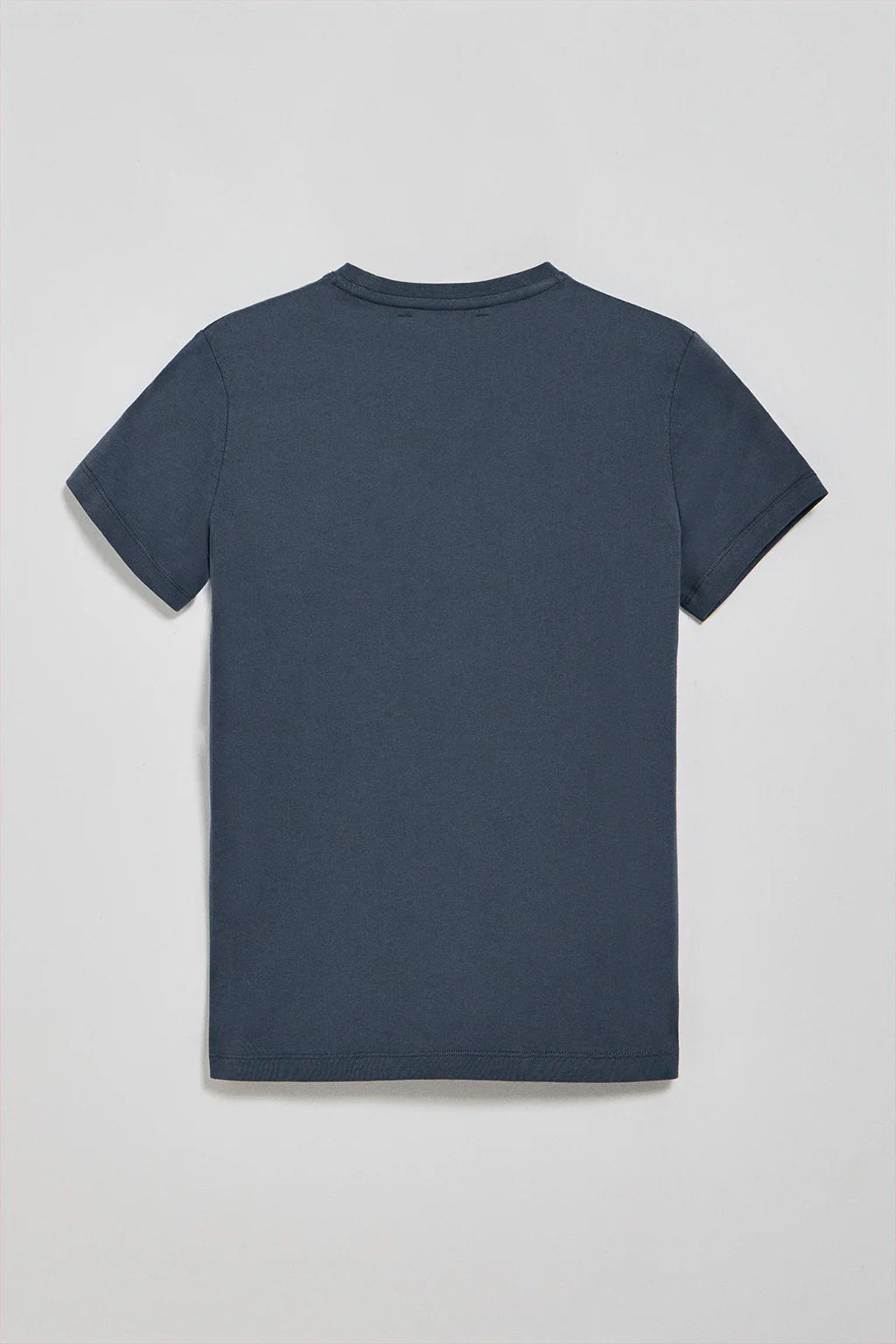 Camiseta azul denim de cuello redondo con bordado Rigby Go - Image 9
