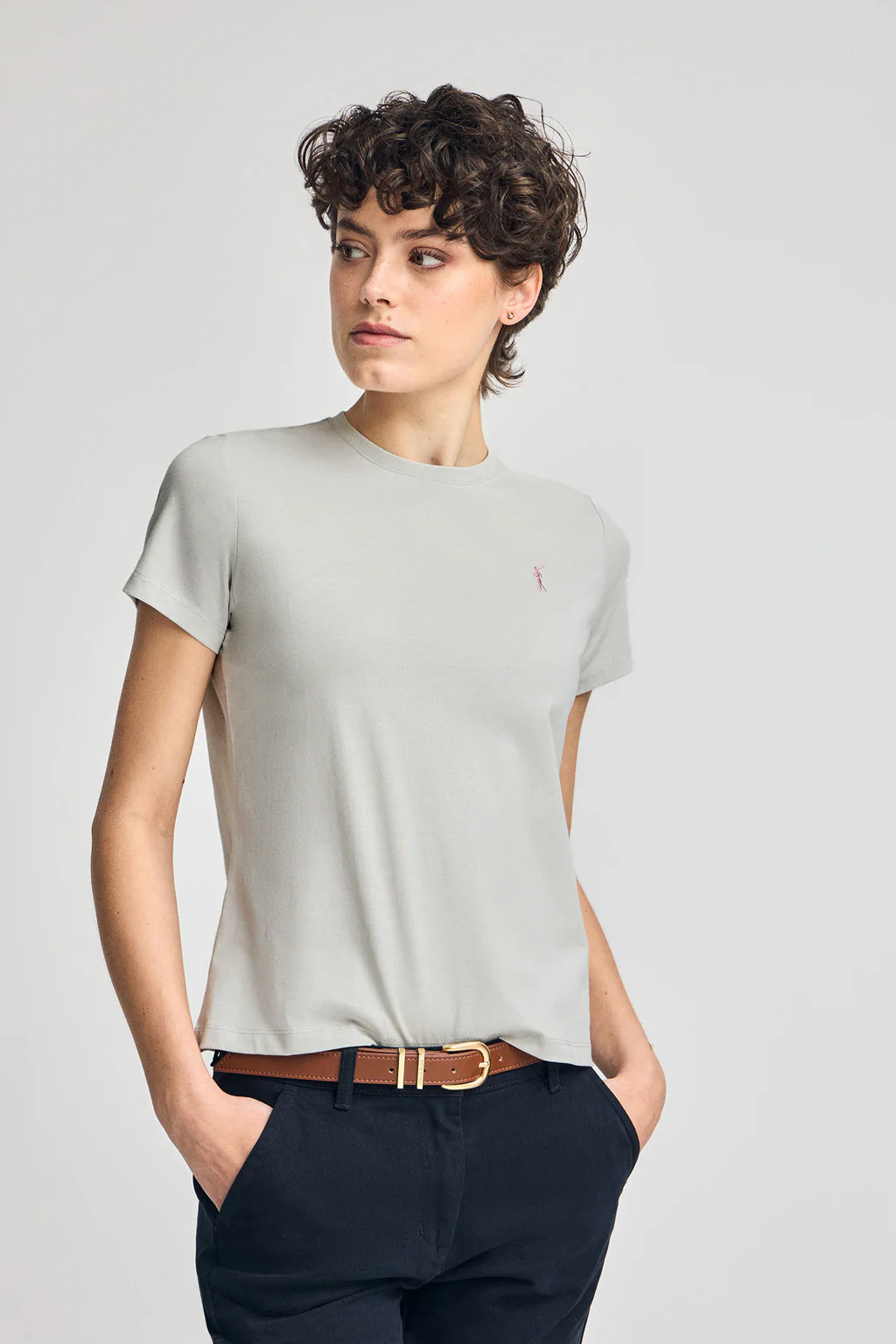 Camiseta gris claro de cuello redondo con bordado Rigby Go