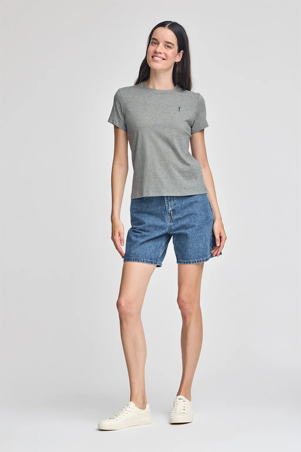 Camiseta gris vigoré de cuello redondo con bordado Rigby Go - Image 3