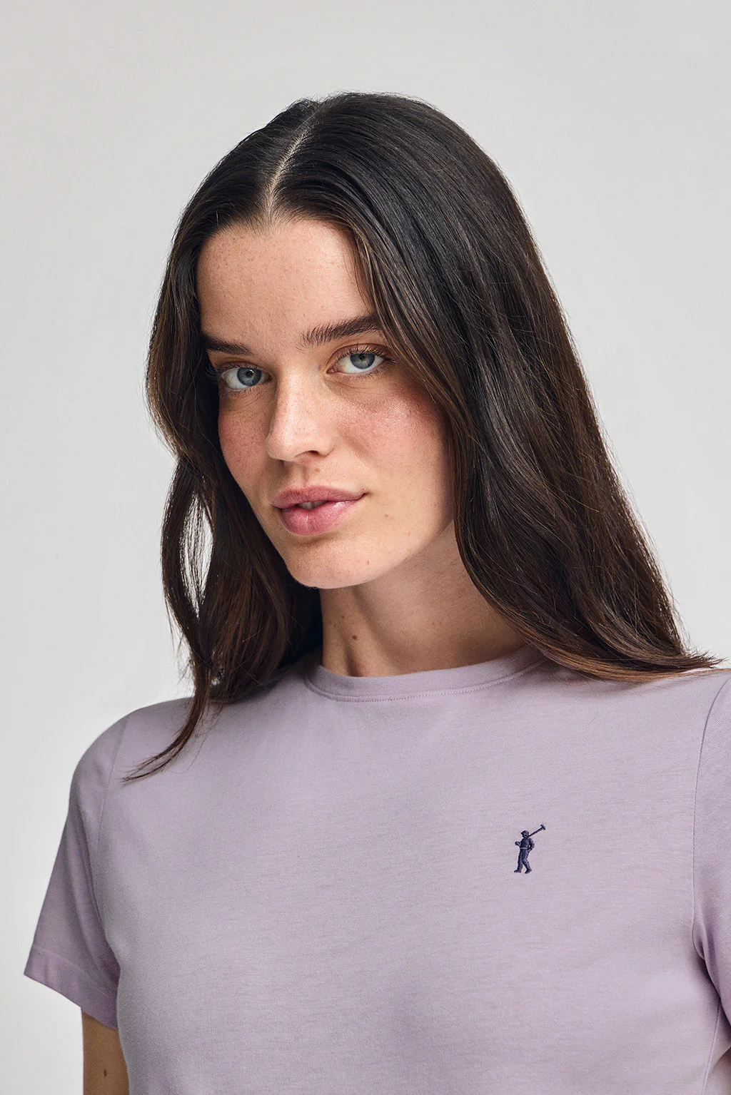 Camiseta lavanda de cuello redondo con bordado Rigby Go - Image 3