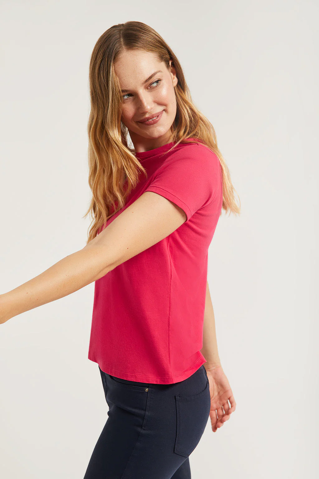 Camiseta básica fucsia de manga corta con logo Rigby Go - Image 4