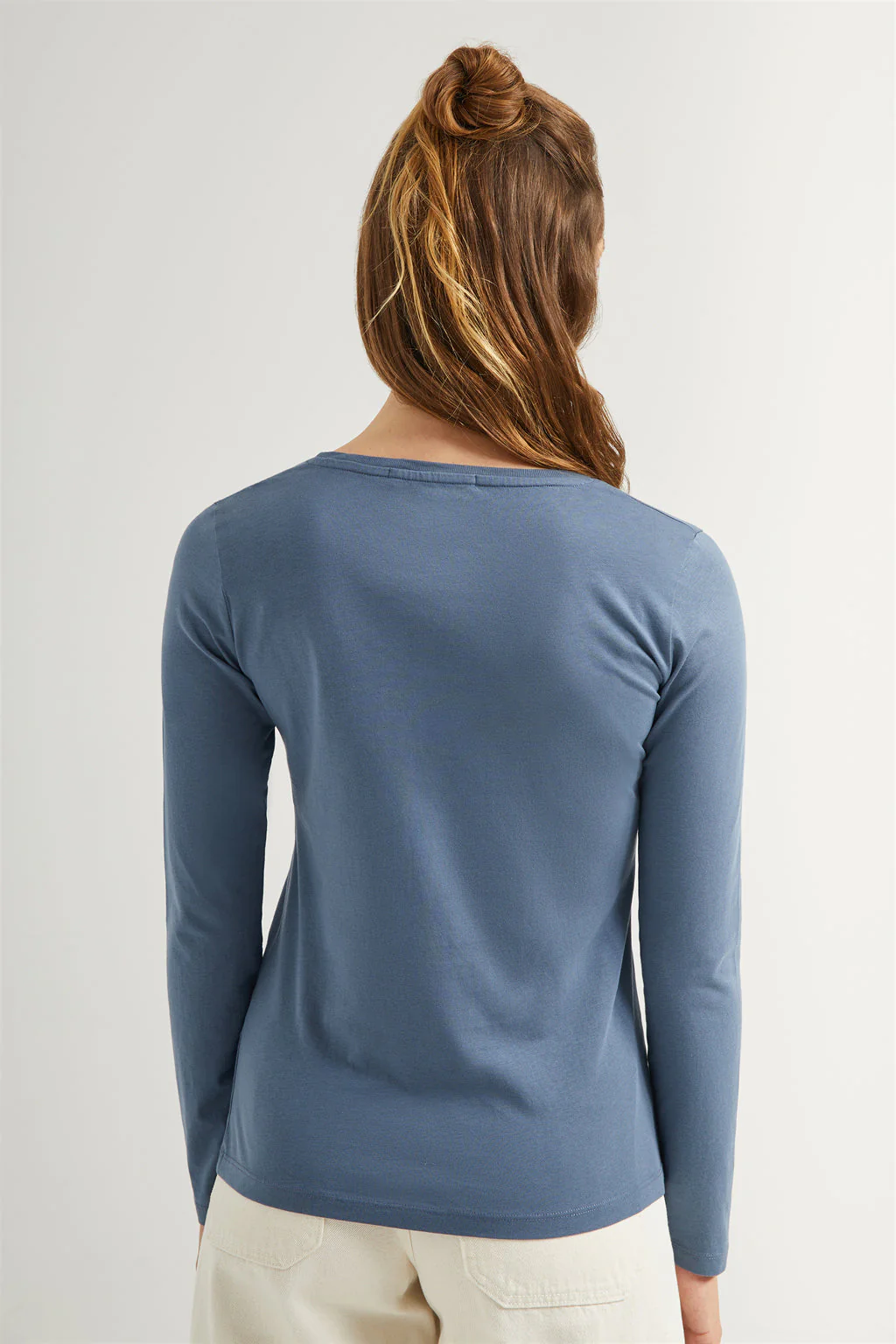 Camiseta básica de manga larga azul denim con logo Rigby Go - Image 6