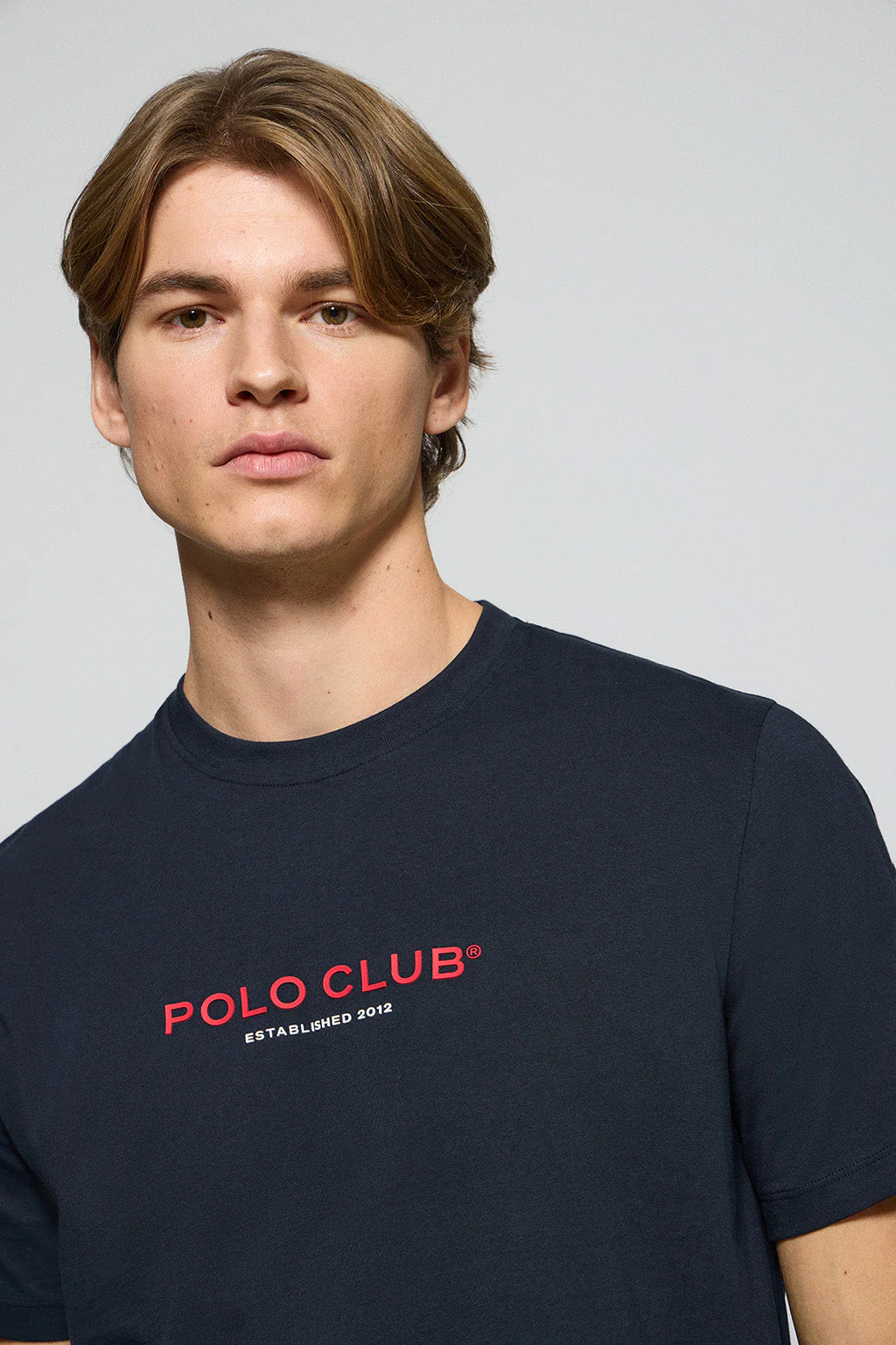 Camiseta azul marino de cuello redondo con logotipo engomado Polo Club - Image 2