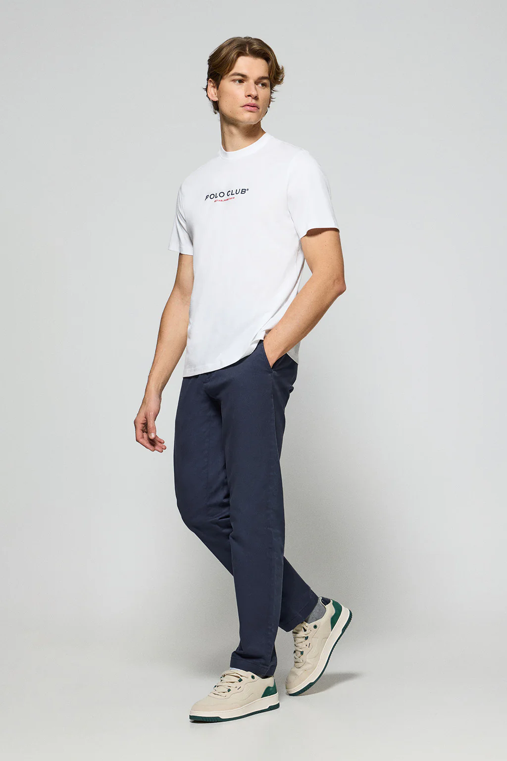 Camiseta blanca de cuello redondo con logotipo engomado Polo Club - Image 4