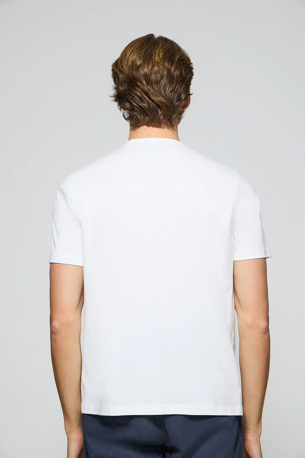 Camiseta blanca de cuello redondo con logotipo engomado Polo Club - Image 5