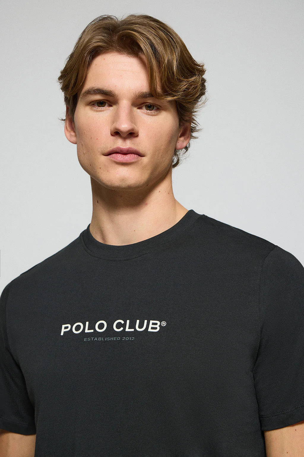 Camiseta negra de cuello redondo con logotipo engomado Polo Club - Image 3