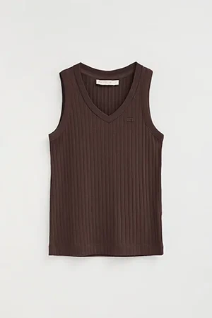 Camiseta sin mangas color chocolate de canalé y escote de pico con logo Polo Club - Image 10